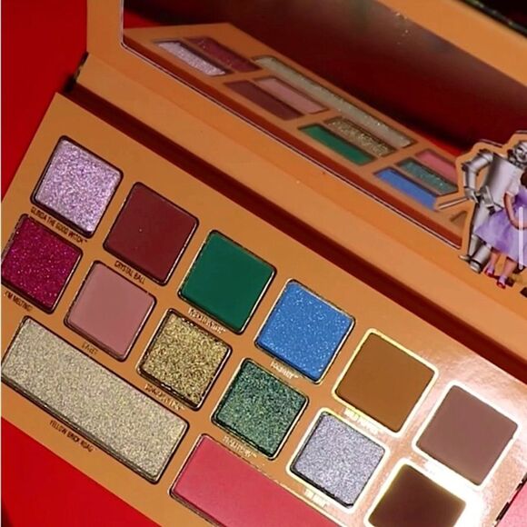 Kylie Cosmetics x Wizard of Oz Limited Edition Eye & Face Powder Shadow Palette - Picture 6 of 8
